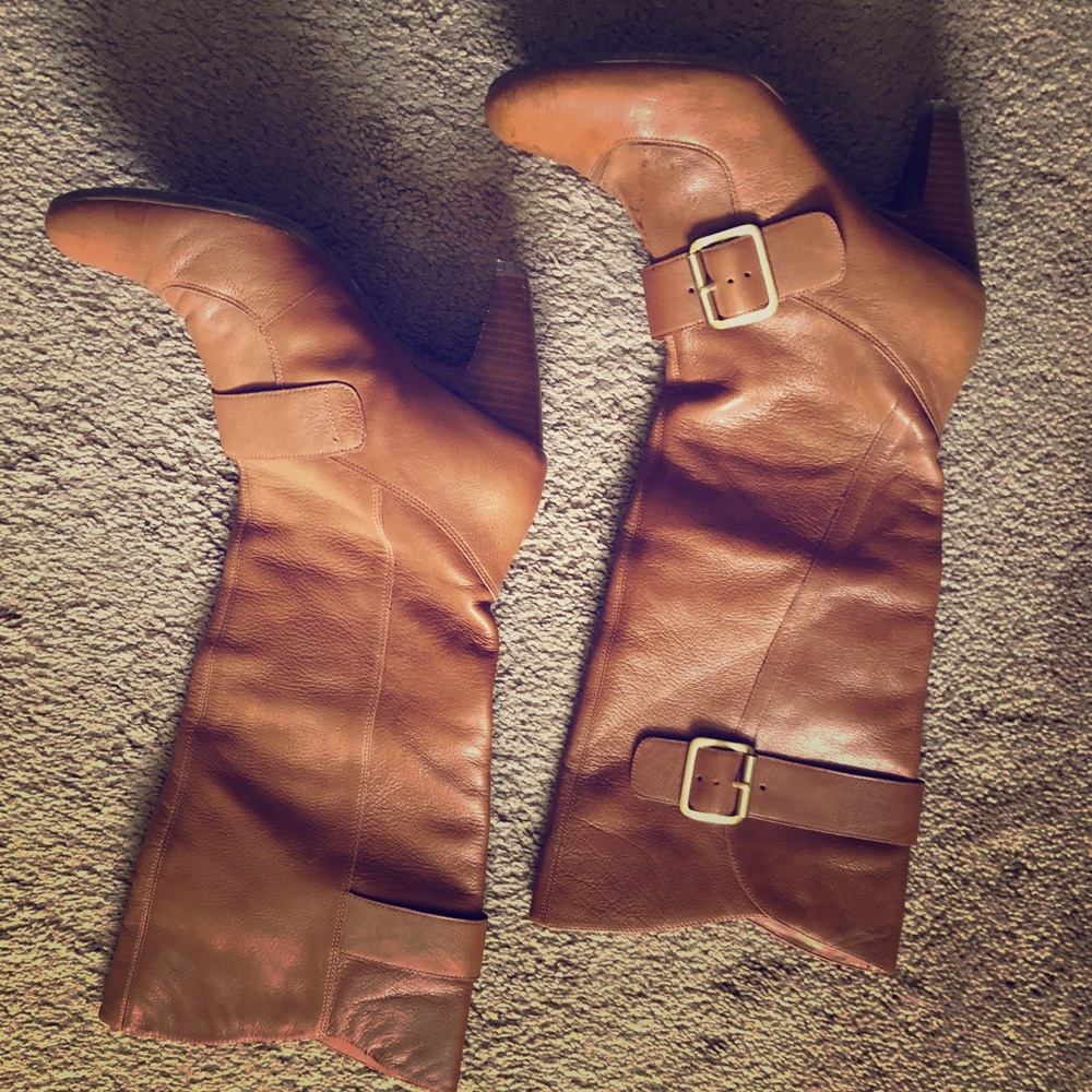 BCBG boots